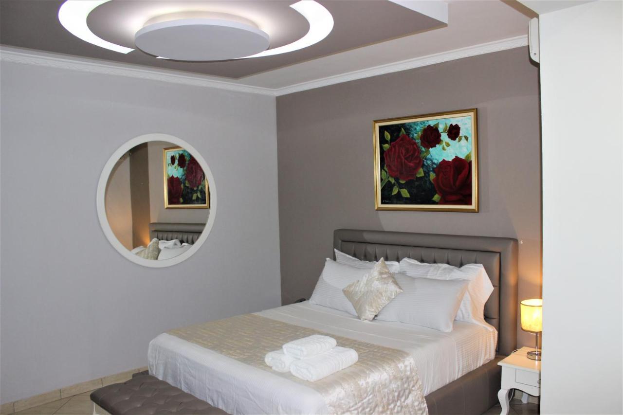 Luander Hotel Tirana Cameră foto